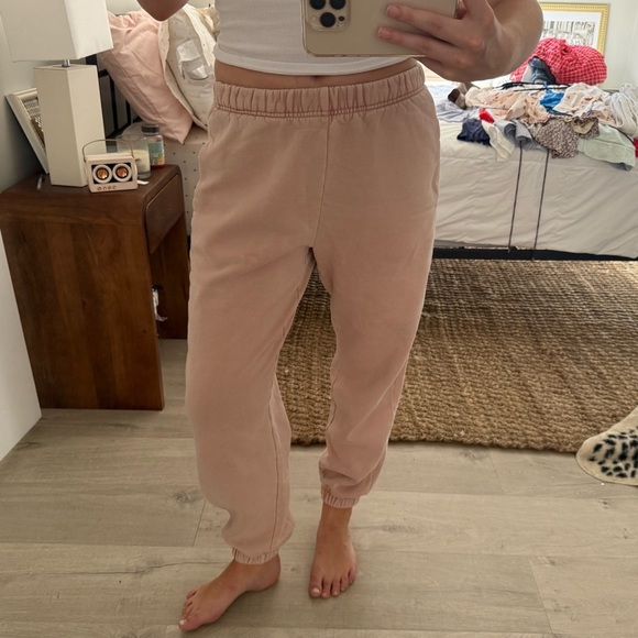 Aritzia x Wilfred Oversized Tan Taupe Jogger Sweatpants - Picture 1 of 3